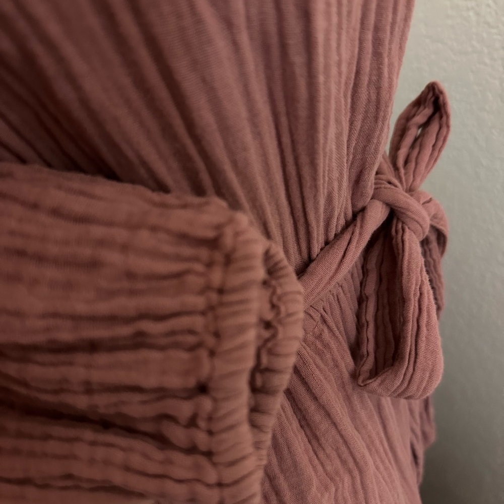 XiRENA Addison Seersucker Belted Midi Dress in Rose - Size XS - Picture 7 of 11